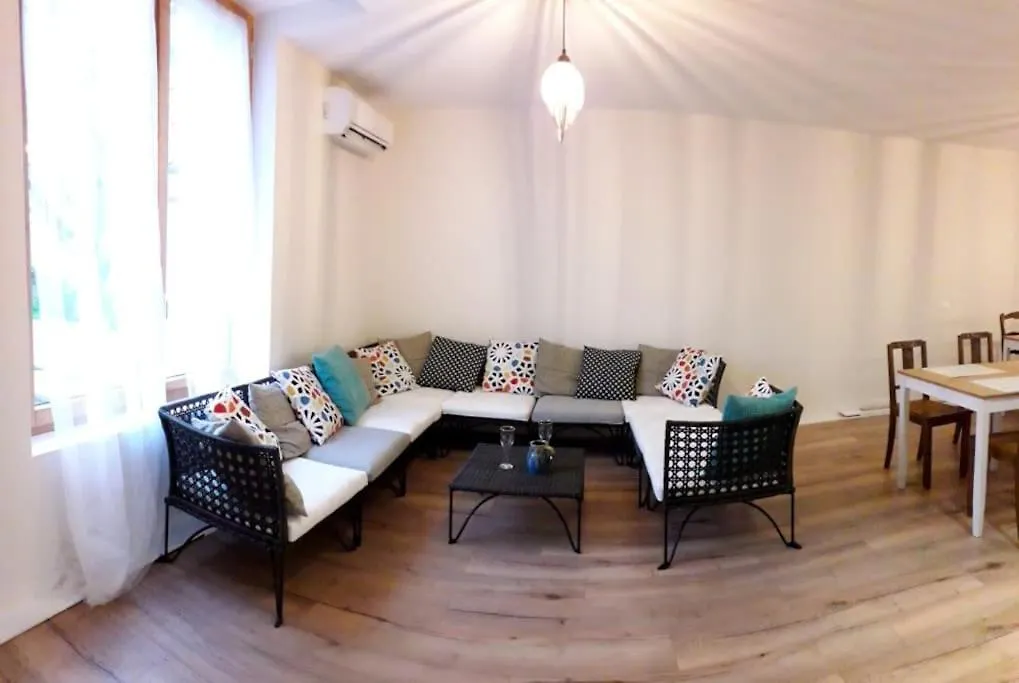 Gite Bien-Etre Pour Familles, Amis, Stages, Pros Aubiat 0*,  France